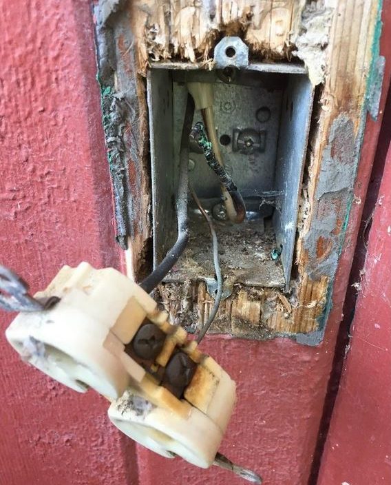 backstabbed outlet